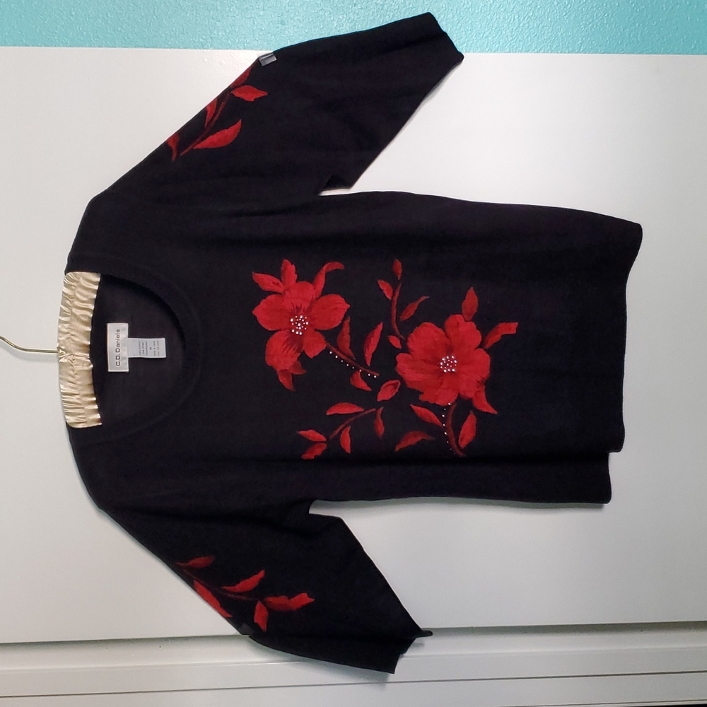 Sweater with red flowers and a little bling